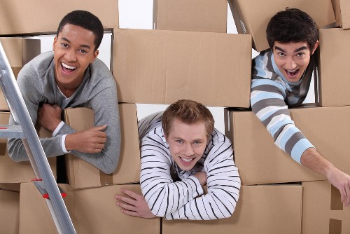 Packing and handling boxes for a flat removal in Merton